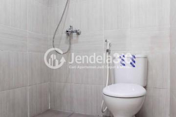 Bathroom Stunning Studio Apartment at Vasanta Innopark Apartment Tower Aoki