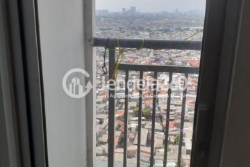 Balcony Restful Studio Apartment High Floor with City View at Bassura City Apartment