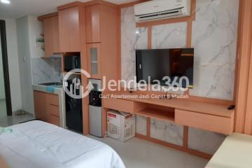 Bedroom Trendy Studio Apartment Middle Floor with Swimming pool View at Chadstone Cikarang