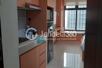 Kitchen Trendy Studio Apartment Middle Floor with Swimming pool View at Chadstone Cikarang