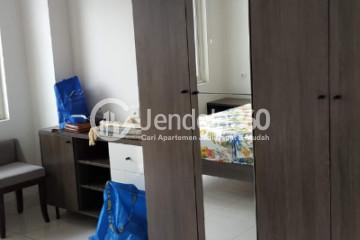 Bedroom Middle Floor Studio Apartment with City View at Sentul Tower Apartment