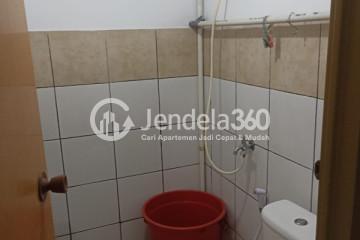 Bathroom Low Floor 2BR Apartment with Swimming Pool View at East Park Apartment