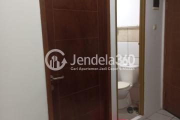 Bathroom Low Floor 2BR Apartment with Swimming Pool View at East Park Apartment