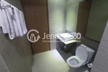 Bathroom 1BR Apartment with City View at Grande Valore Condominium