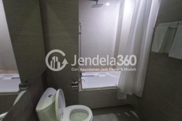 Bathroom 1BR Apartment with City View at Grande Valore Condominium