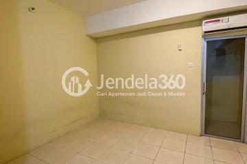 Bedroom Cozy Studio Apartment Middle Floor with City View at Teluk Intan Apartment