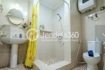 Bathroom Simply Look 1BR Apartment Middle Floor with City View at Semanggi Apartment