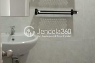 Bathroom Elegant Studio Apartment at Parkland Avenue Apartment Tower A