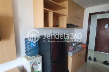 Kitchen Elegant Studio Apartment Middle Floor with City View at Thamrin District Bekasi