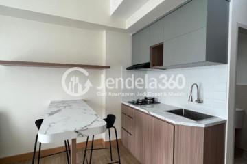 Kitchen 2BR Podomoro Golf View Apartment at Low Floor