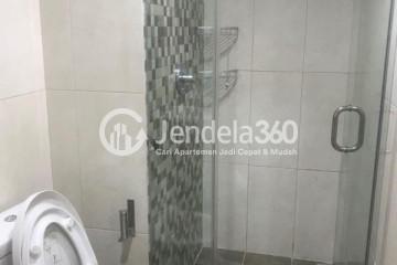 Bathroom Middle Floor 2BR Apartment with City View at Trivium Terrace