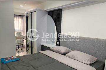 Bedroom 1 Low Floor 2BR Apartment with City View at Mahata Tanjung Barat Apartment