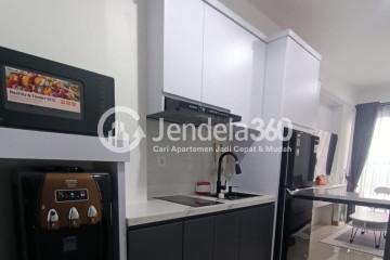 Kitchen Low Floor 2BR Apartment with City View at Mahata Tanjung Barat Apartment