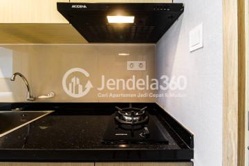 Kitchen Minimalist Japandi 1BR Apartment at Embarcadero Bintaro