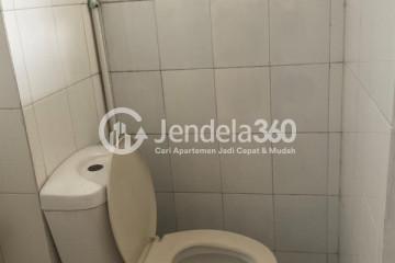 Bathroom 2BR Cibubur Village Apartment at Low Floor