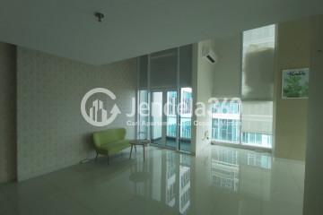 Living Room Simply Look Studio Apartment Low Floor with City View at Brooklyn Alam Sutera Apartment