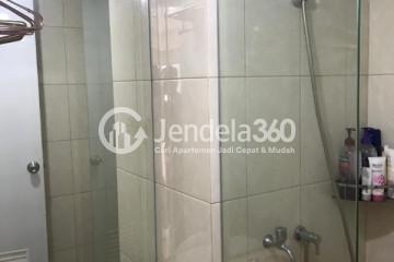 Bathroom Studio The Springlake Summarecon Apartment at Tower Basela