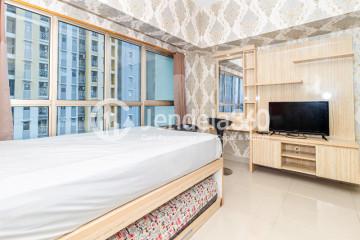 Bedroom Studio Apartment with  View at The Springlake Summarecon