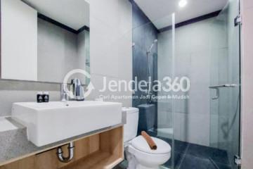 Bathroom Spotless 2BR Apartment Middle Floor with  View at Paddington Heights Apartment