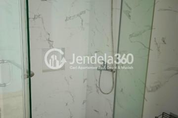 Bathroom 3BR Apartment with  View at Parama Apartment