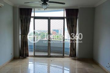 Living Room 3BR Apartment with  View at Parama Apartment