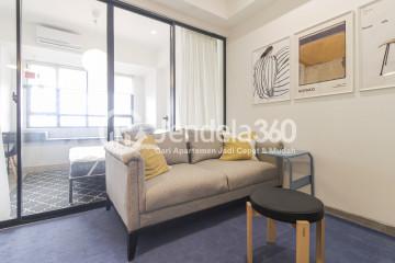 Living Room Australian Modern Studio Apartment with City View at Alam Sutera