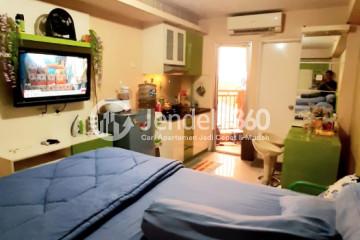 Bedroom Compact Studio Apartment Low Floor with City View at Kalibata City Green Palace