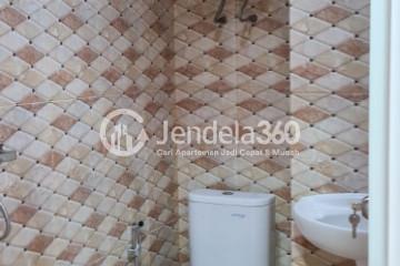 Bathroom Cozy 2BR Apartment at Puncak Permai Apartment Low Floor