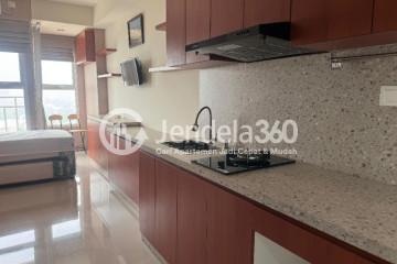 Kitchen Homey Studio Apartment High Floor with City View at Mahata Serpong Apartment