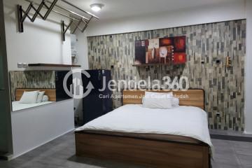 Bedroom Trendy 1BR Apartment at Puncak Kertajaya Apartment Low Floor