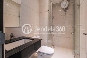 Bathroom Tidy Studio Apartment at Brooklyn Alam Sutera Apartment with City View