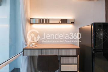 Working Room Tidy Studio Apartment at Brooklyn Alam Sutera Apartment with City View