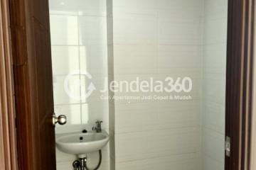 Bathroom Studio Grand Dhika City Apartment at Middle Floor