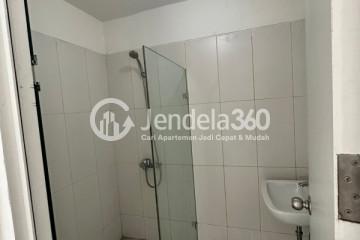 Bathroom Low Floor 1BR Apartment with City View at Tamansari Skylounge Apartment