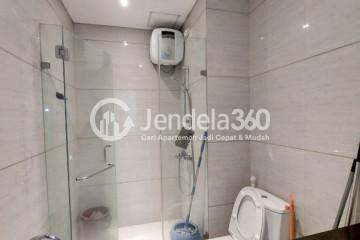 Bathroom Tidy 1BR Apartment at Brooklyn Alam Sutera Apartment Tower B
