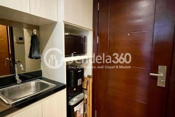 Kitchen Low Floor Studio Apartment with swimming pool View at The Accent Bintaro