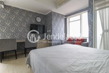 Bedroom Restful 1BR Apartment High Floor with City View at Menteng Park