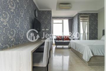 Bedroom Restful 1BR Apartment High Floor with City View at Menteng Park