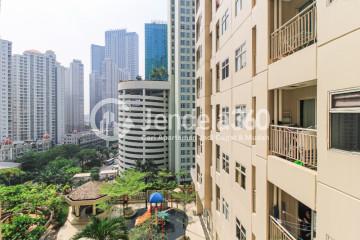 Balcony Lovely Studio Apartment at Madison Park Tower Mahagoni