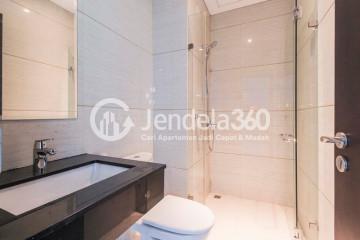 Bathroom Middle Floor Studio Apartment with City View at Brooklyn Alam Sutera Apartment
