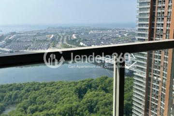 Balcony Studio Apartment with City View at Gold Coast Apartment