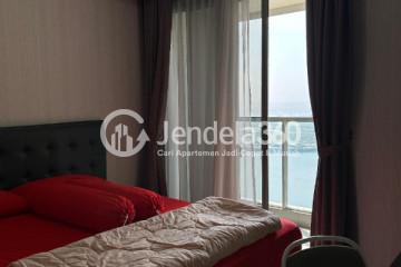 Bedroom Studio Apartment with City View at Gold Coast Apartment