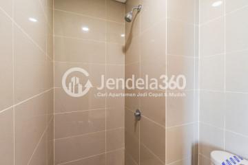 Bathroom Studio Apartment with City View at B Residence BSD