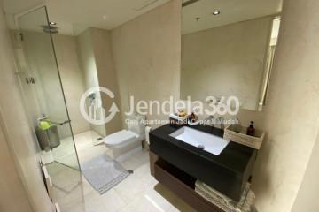 Bathroom Stylish 3BR Apartment High Floor with  View at Verde Residence