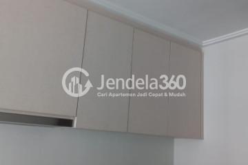 Kitchen Middle Floor Studio Apartment with City View at Green Sedayu Apartment