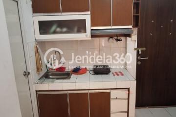 Kitchen 3BR Mutiara Bekasi Apartment at Middle Floor