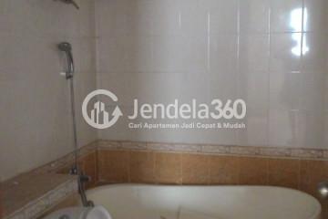 Bathroom Good Deal 3BR Apartment at Grand Palace Kemayoran High Floor