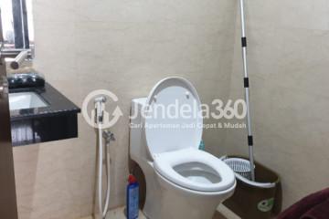 Bathroom Spacious 2BR Apartment Middle Floor with City View at Lavenue Apartment