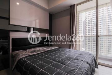 Bedroom Modern Studio Apartment High Floor with pool View at Taman Anggrek Residence