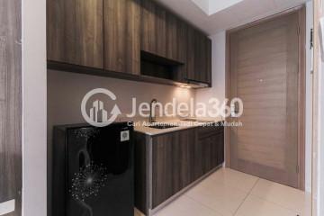 Kitchen Modern Studio Apartment High Floor with pool View at Taman Anggrek Residence